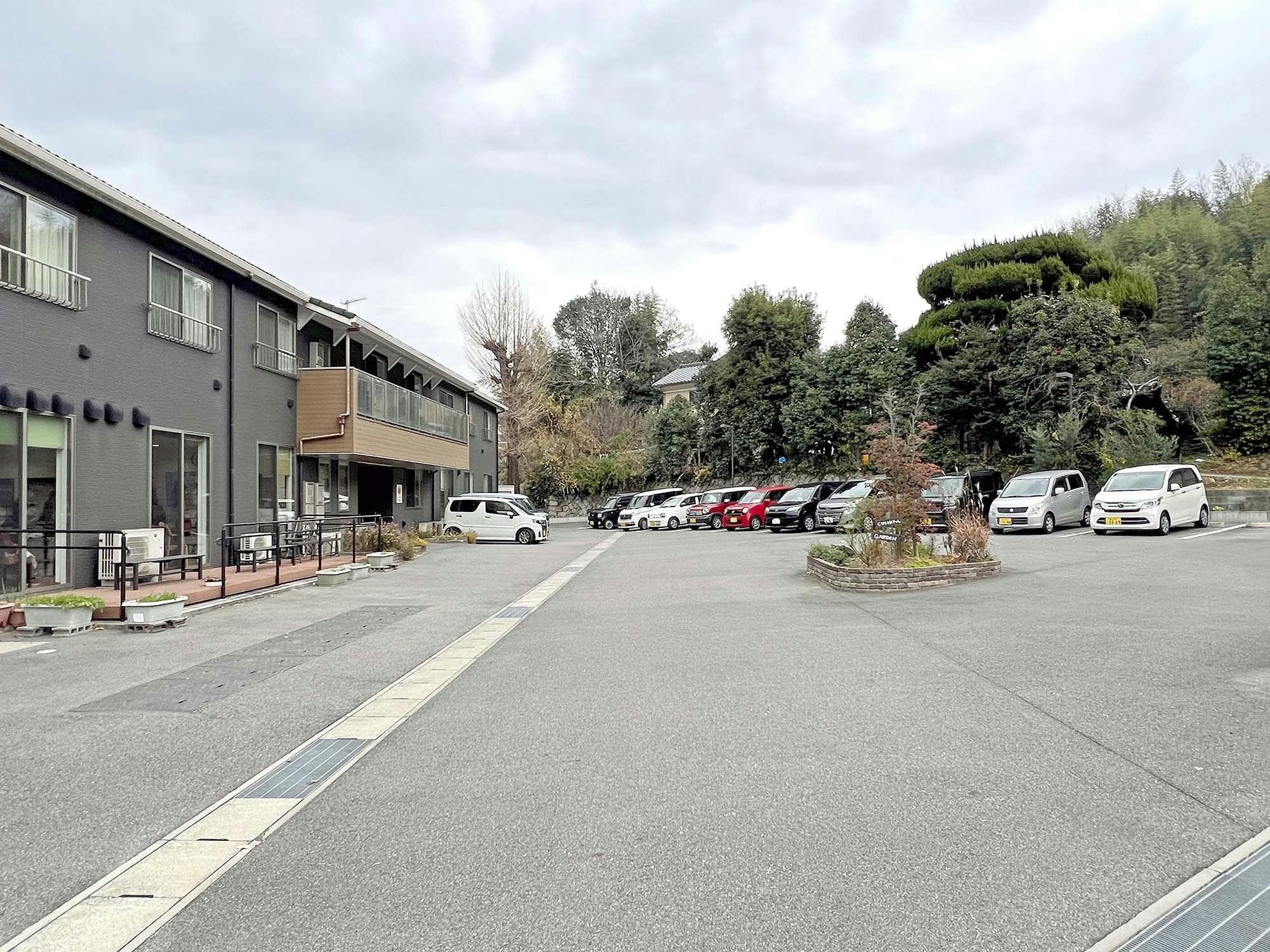 サービス付き高齢者向け住宅チアフル 駐車場