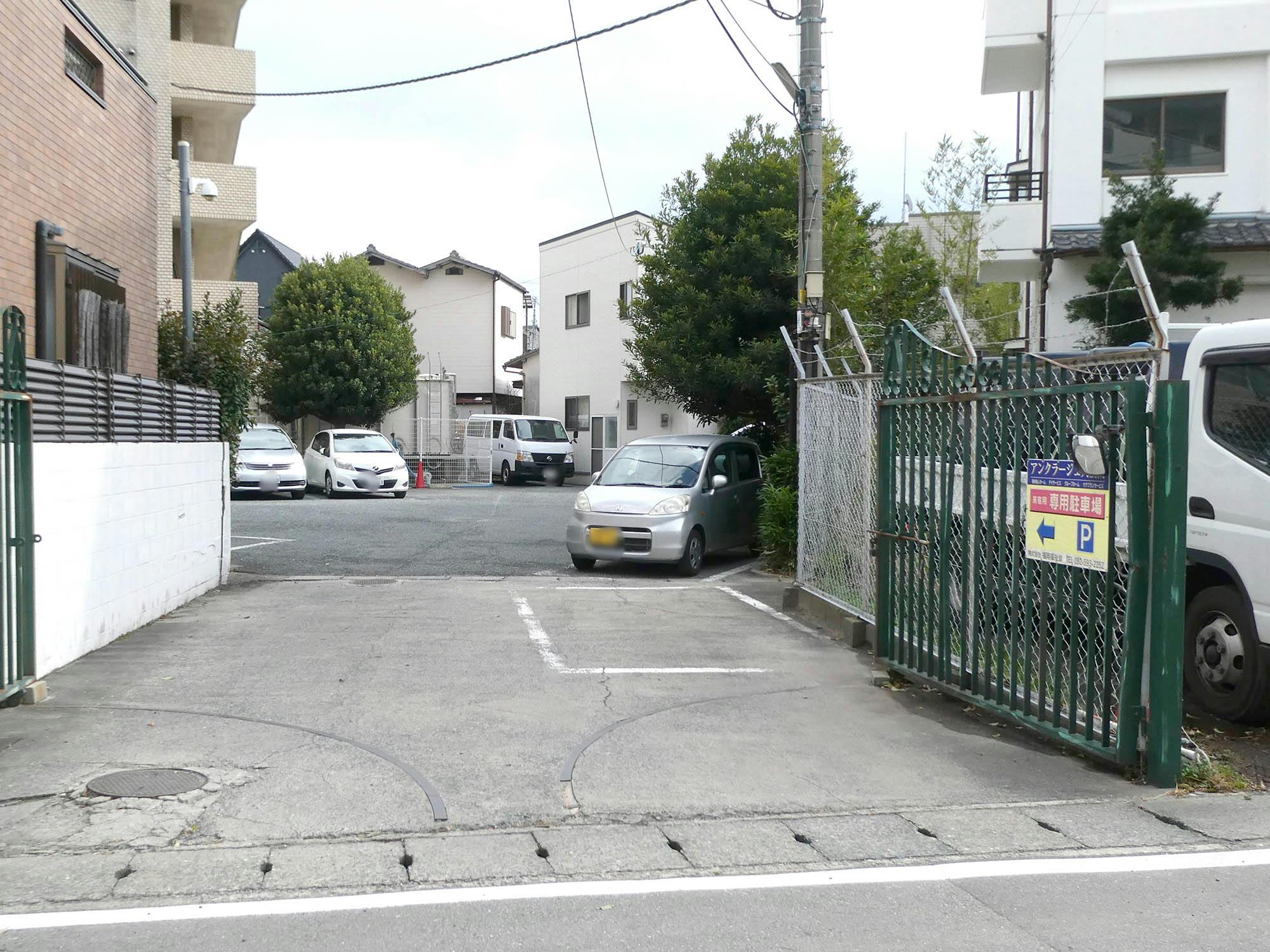 アンクラージュ大橋南 駐車場