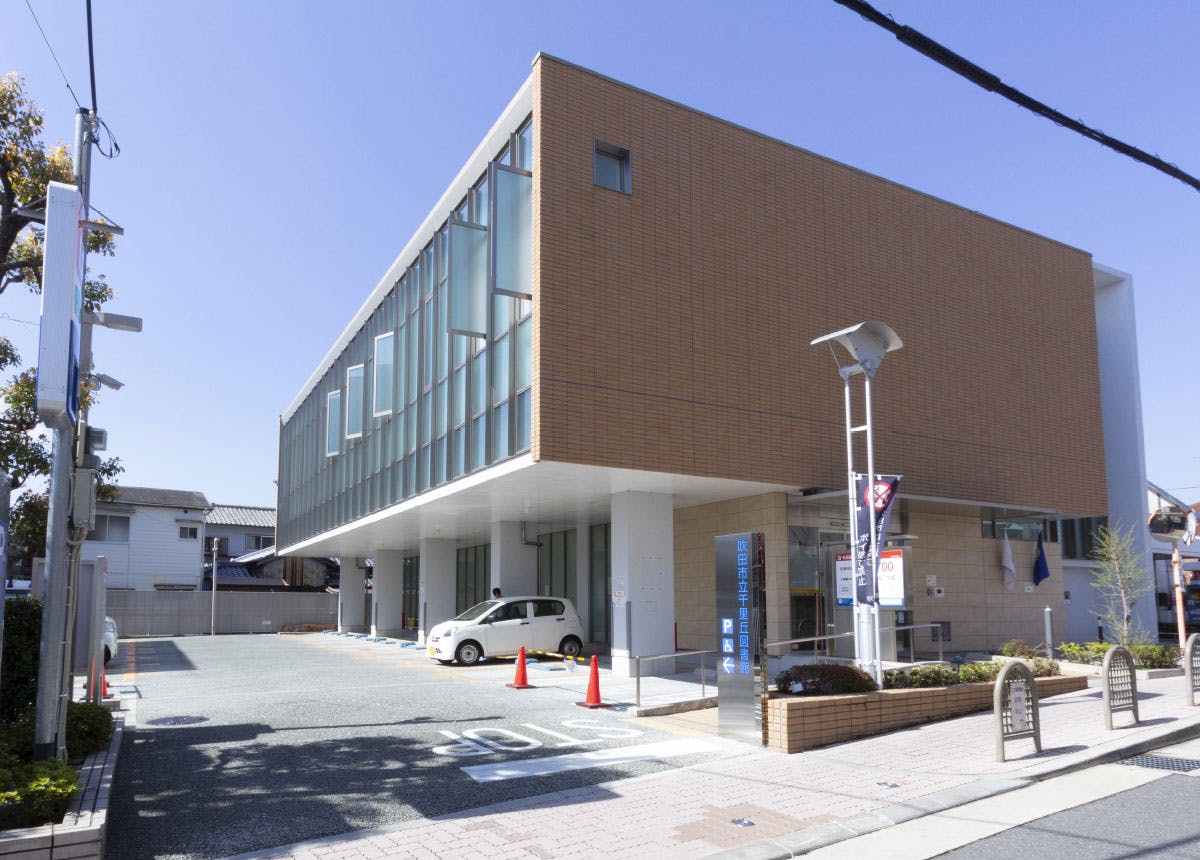 ウエリスオリーブ吹田千里丘 吹田市立千里丘図書館