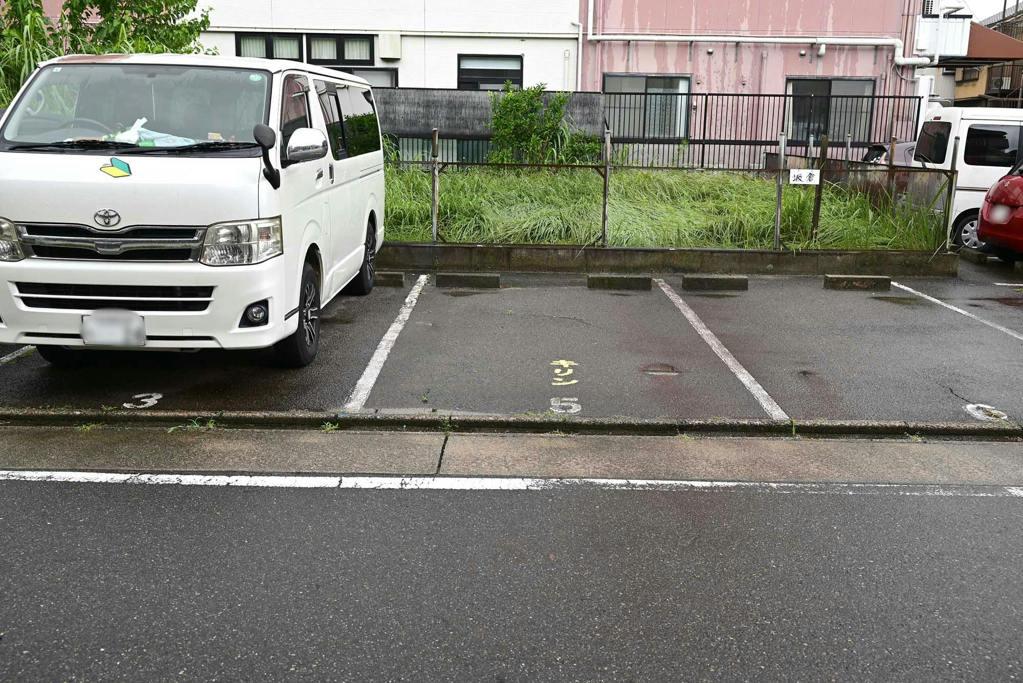 シルバーマンションキリン中村 駐車場