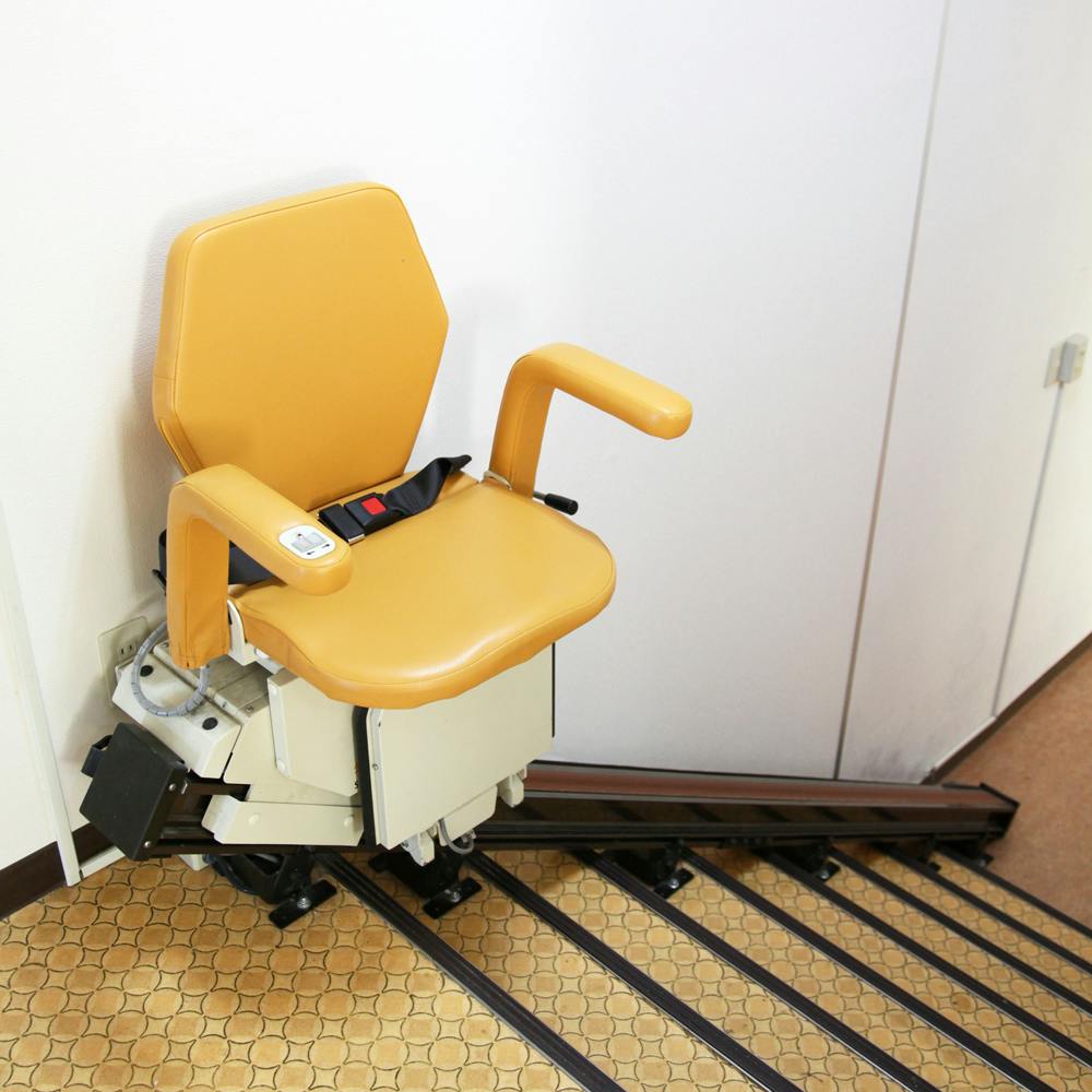 セルフリビングまやしも 階段昇降用リフト