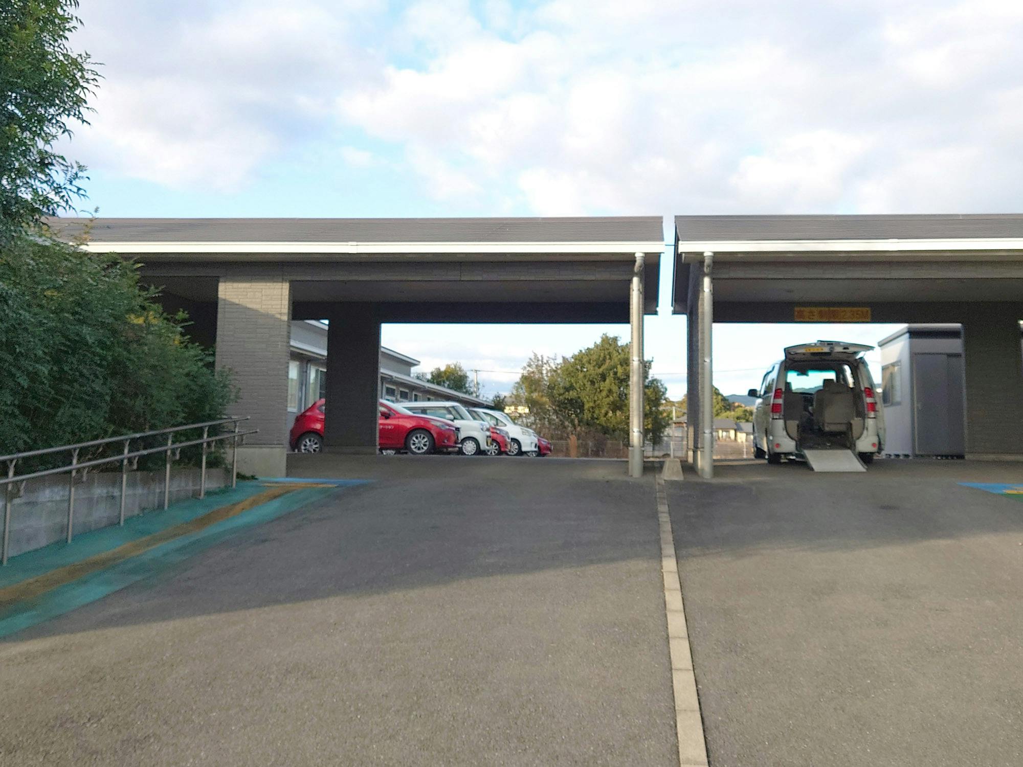 八女津ひめ弐番館 駐車場