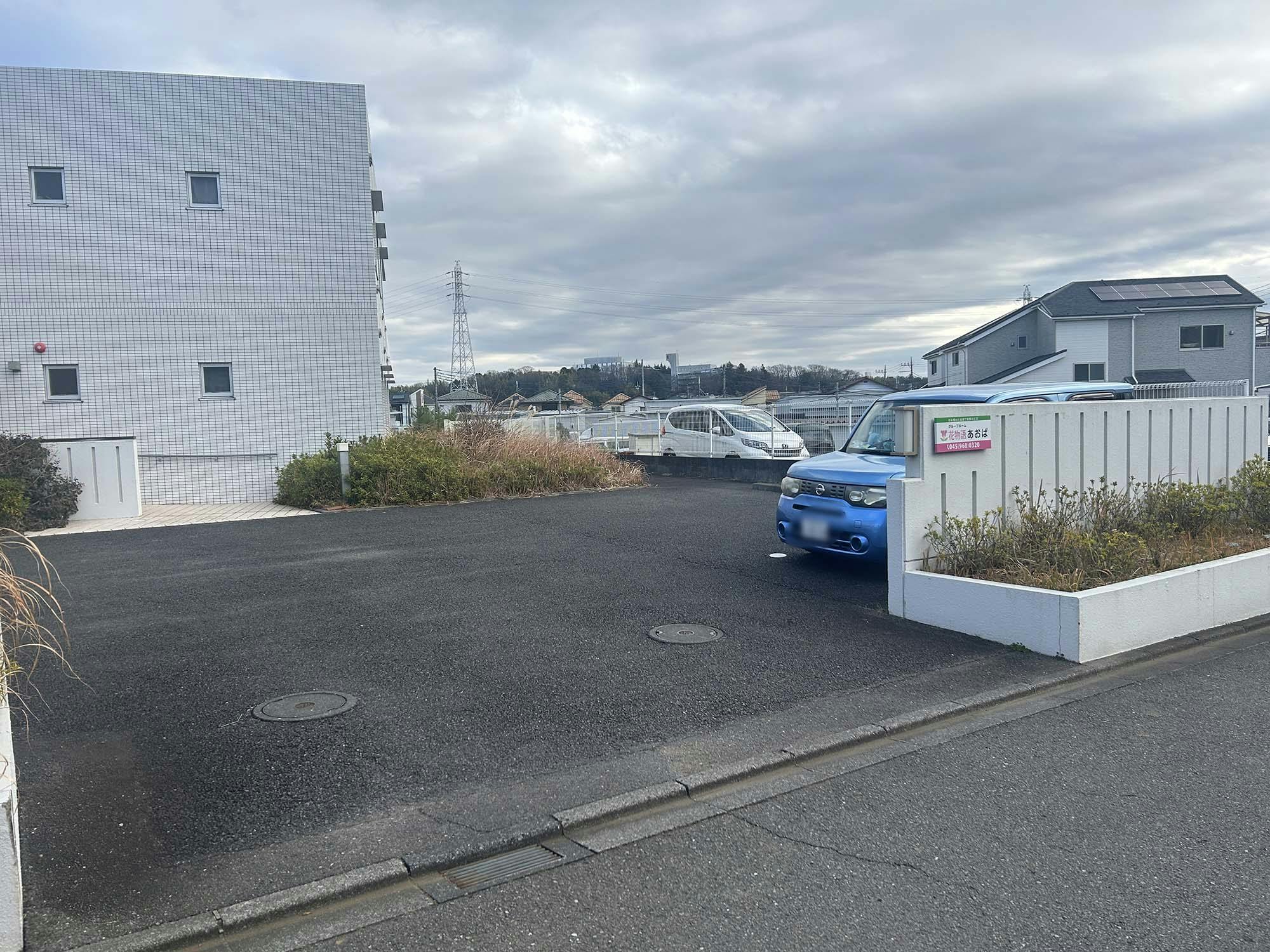 サンライフ青葉 駐車場