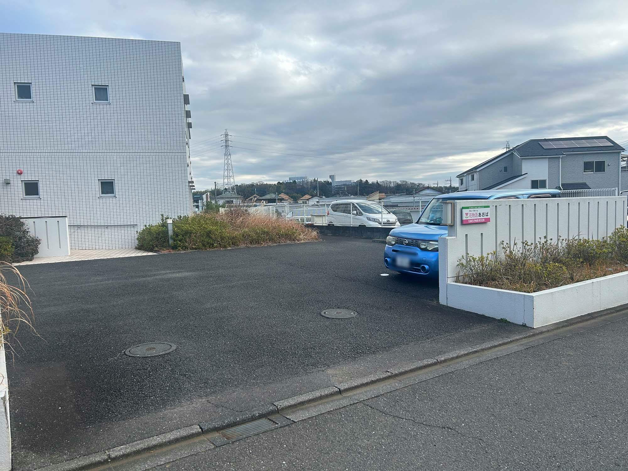 サンライフ青葉 駐車場