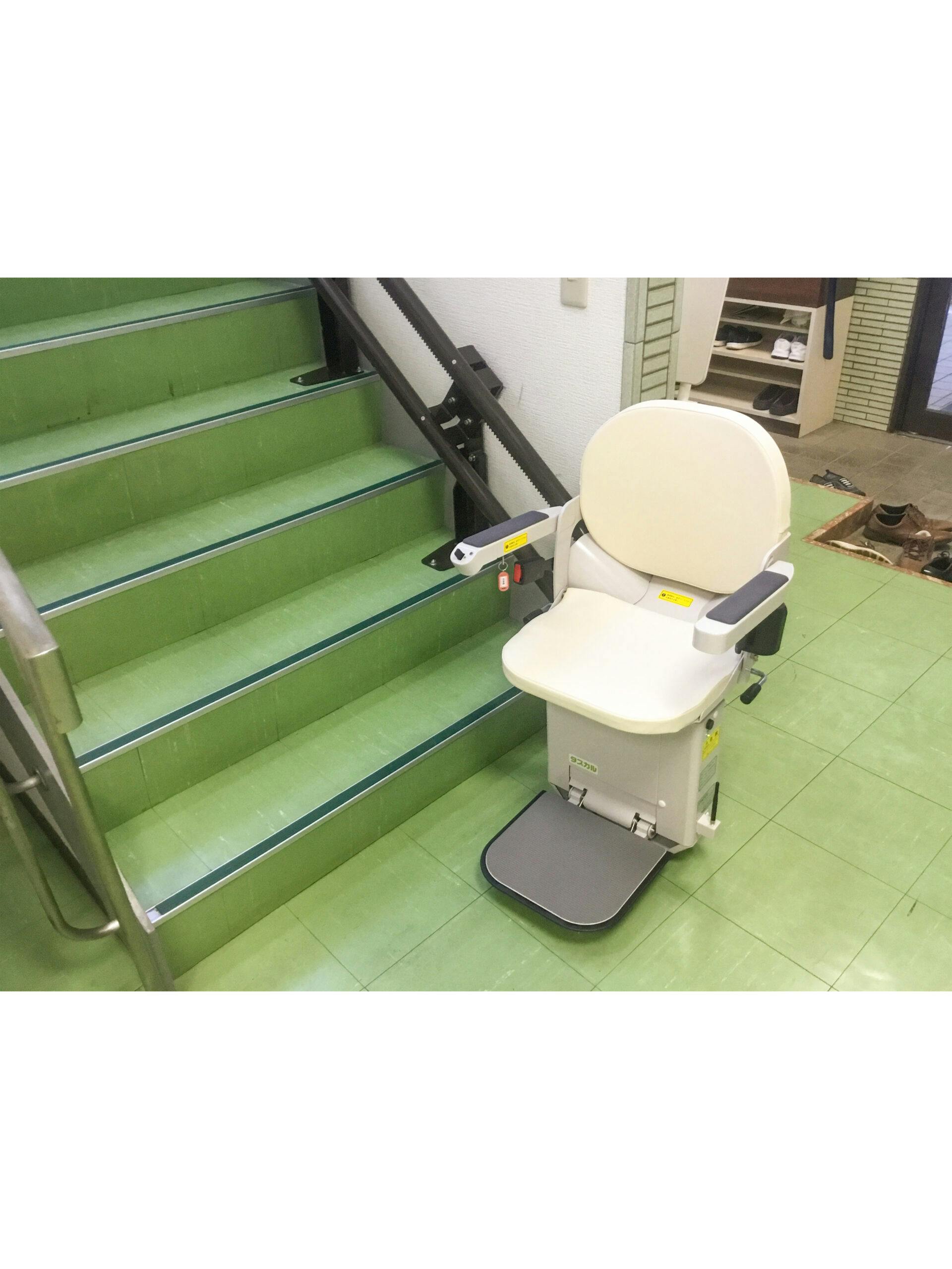 リベアホーム柏高柳 昇降機付き階段