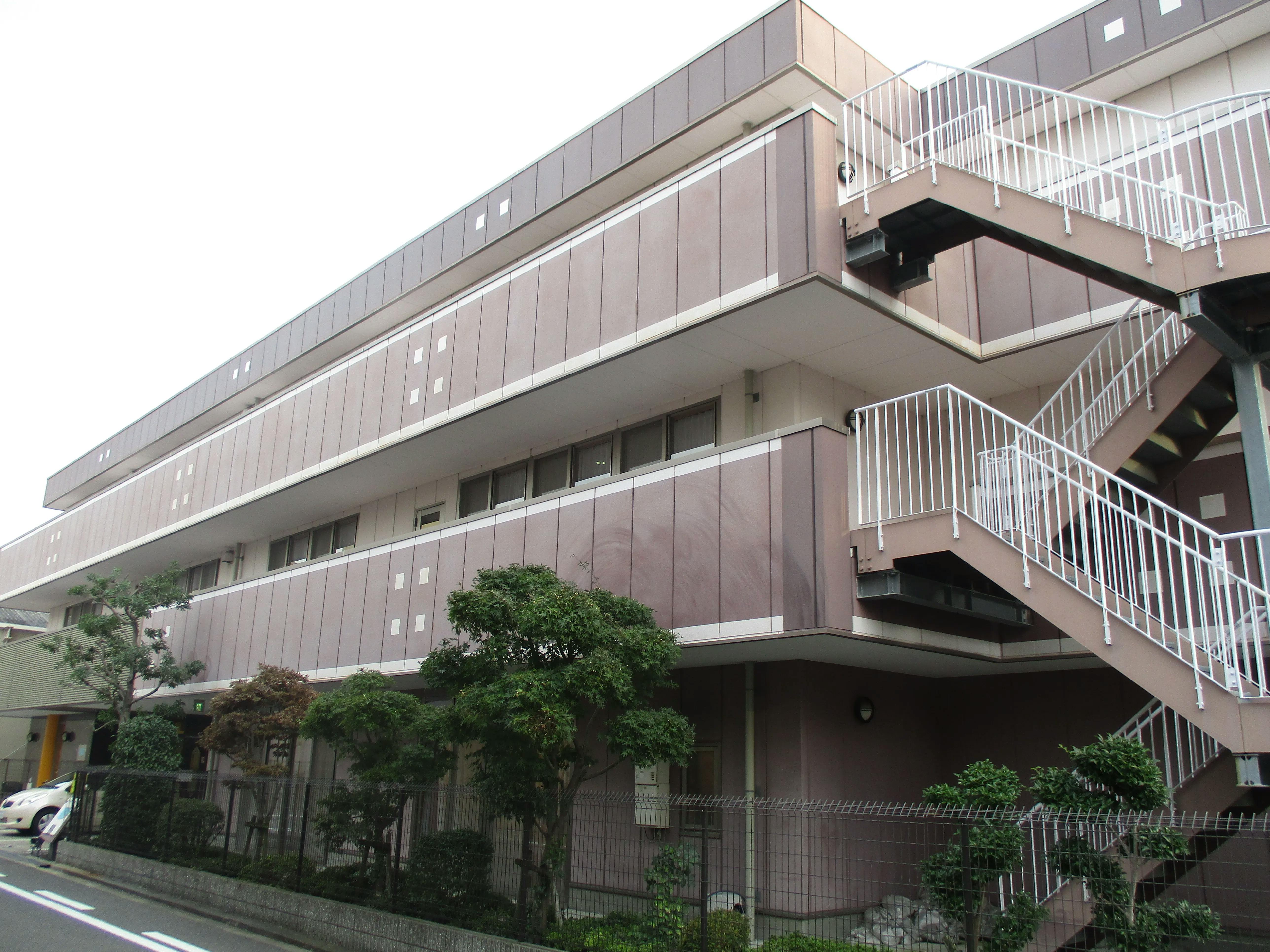 ラ・ナシカつるみ 外観