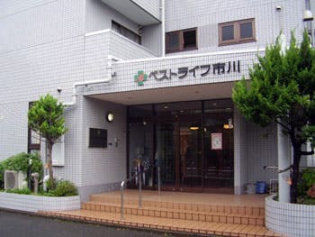 ベストライフ市川 玄関