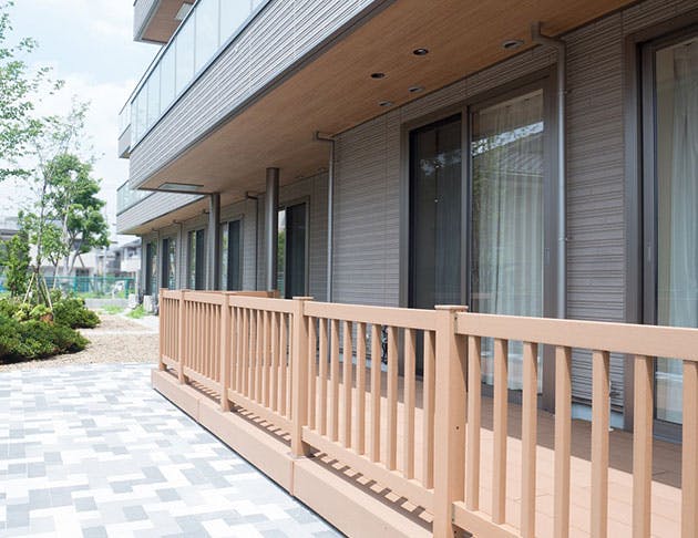 リアンレーヴ江戸川 ウッドデッキ