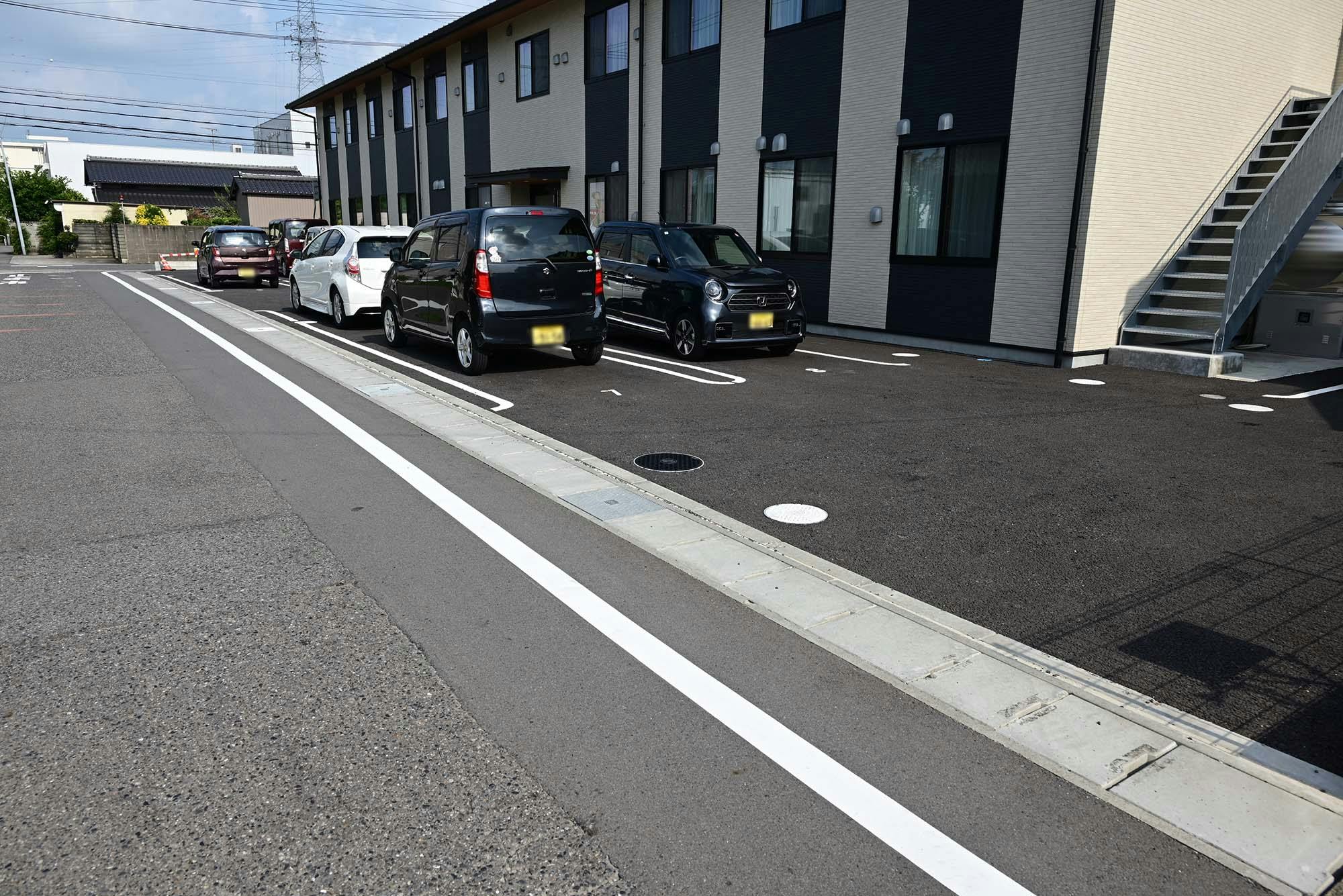 リアン小牧 駐車場