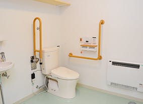 グループホームつばさ栄町 共用トイレ