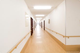 やさしい手伊丹 廊下