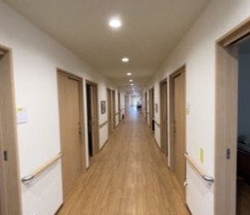 ホワイトビレッジ 廊下