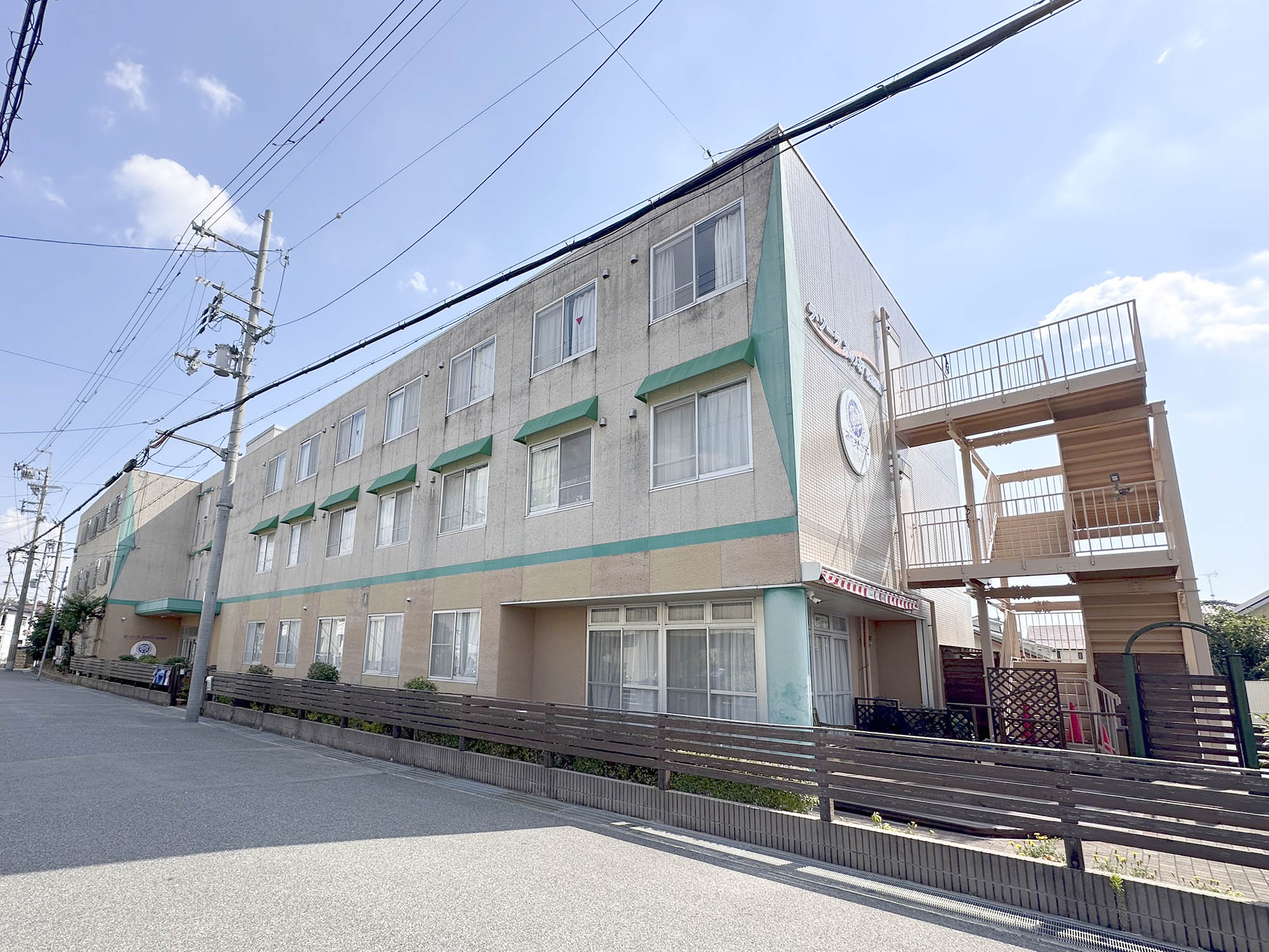 住宅型有料老人ホーム ラ・ソーラみのお牧落駅前 外観