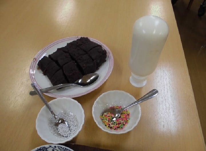 グループホームたのしい家七隈 ケーキ作り