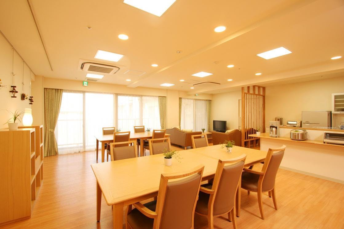 くらら用賀 3F リビングルーム兼食堂兼機能訓練室