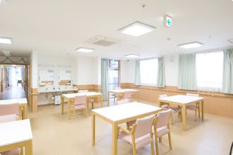 フォーユー堺東山 食堂
