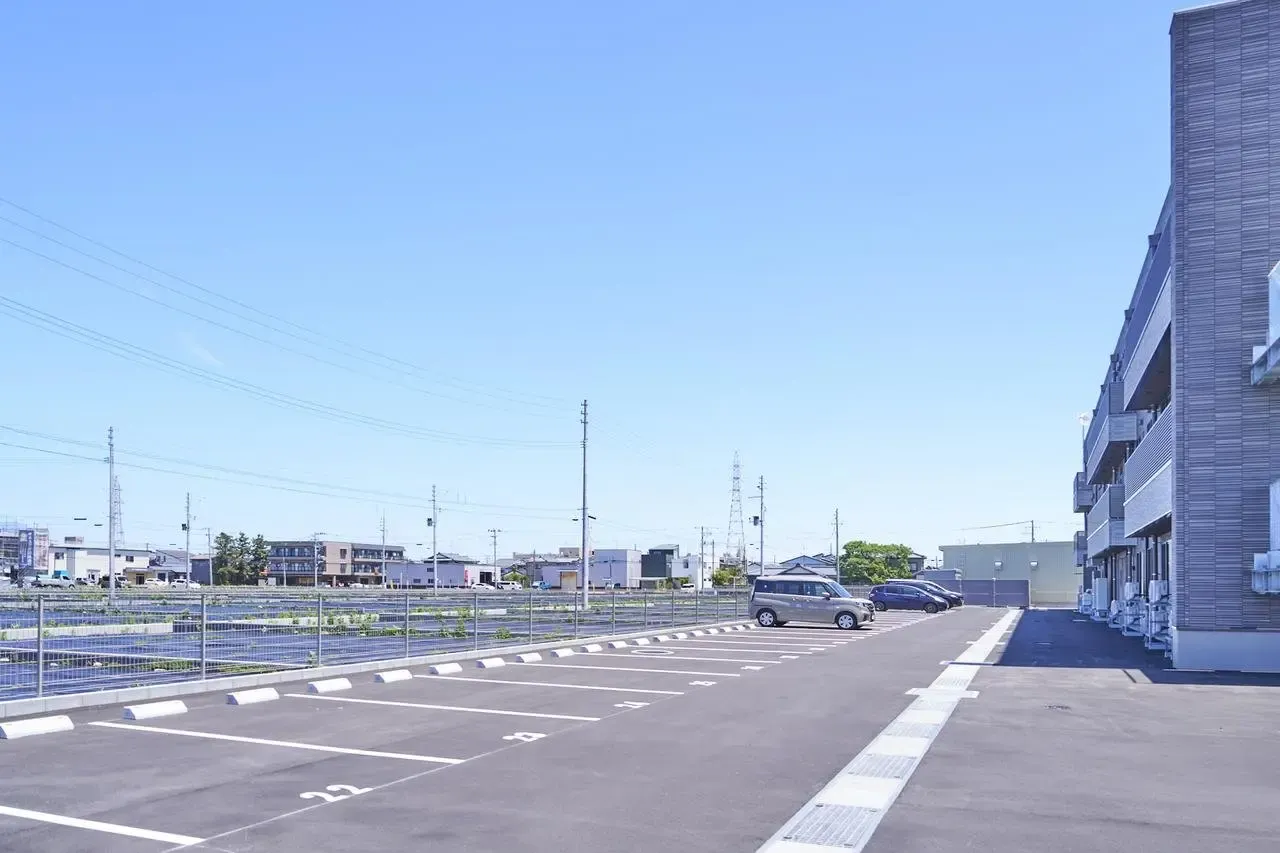 イリーゼ新潟中央 敷地内駐車場