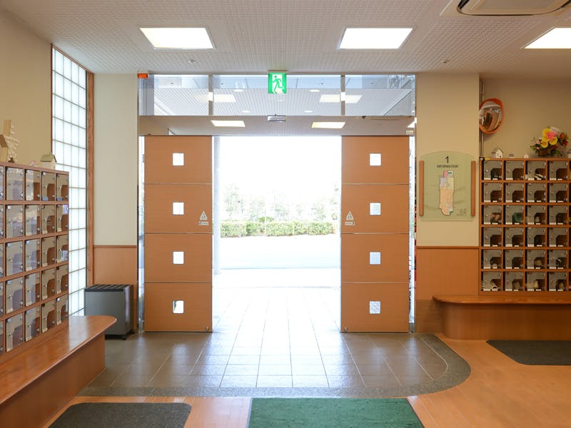 介護付き有料老人ホーム プレザンメゾンあじま エントランス