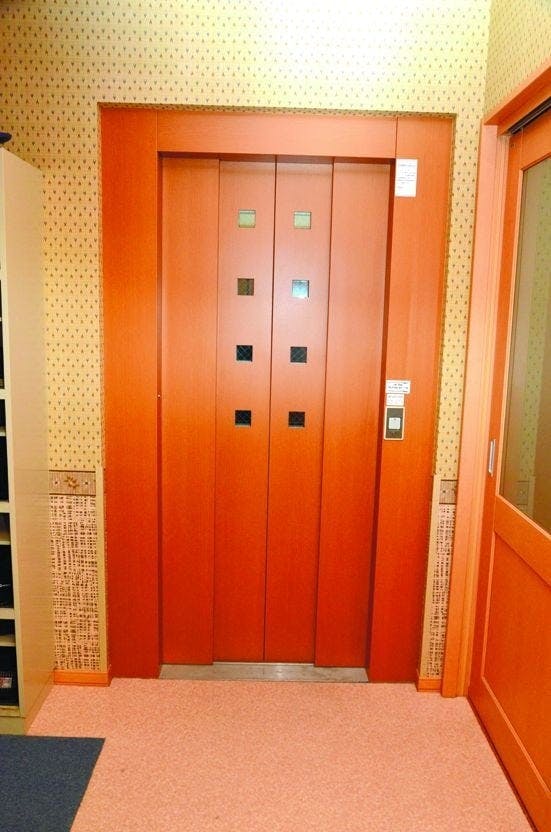 南1条の金さん銀さん1号館 エレベーター