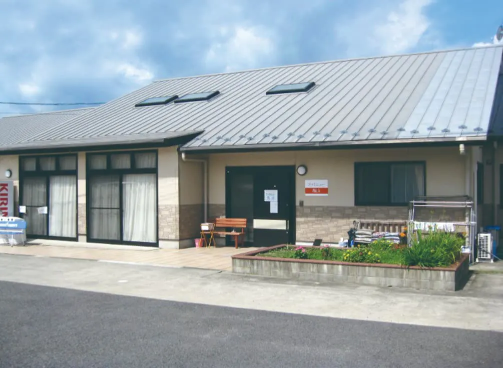 ファミニュー亀山 外観