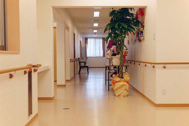 住宅型有料老人ホーム シニアトラスト 廊下
