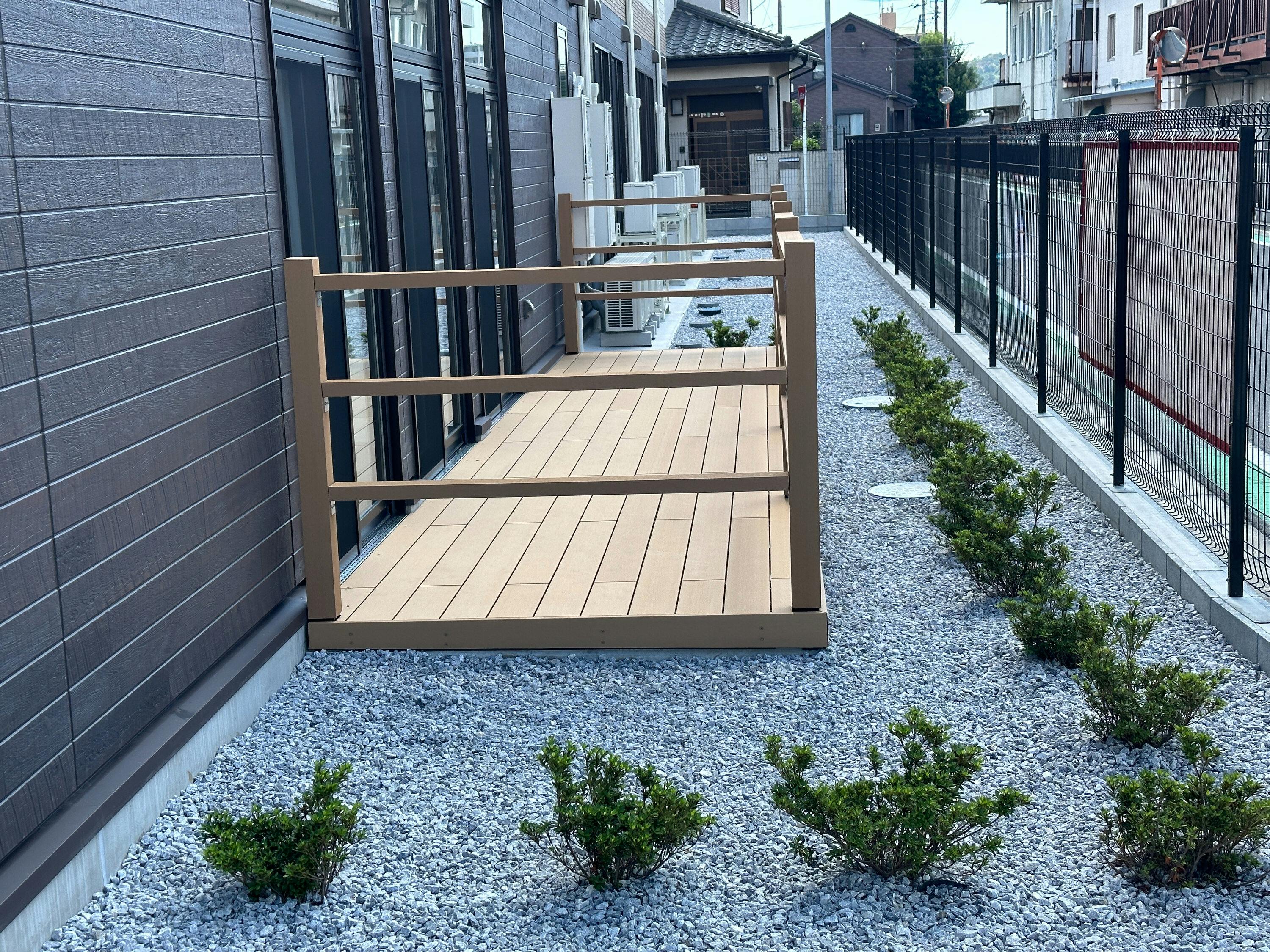 グループホームつどい高麗川 ウッドデッキ