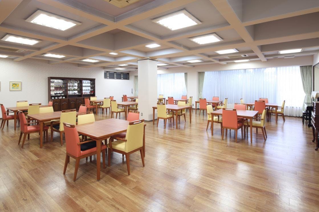 メディカルホームグラニー鷺沼・川崎 1F ダイニングルーム兼機能訓練室