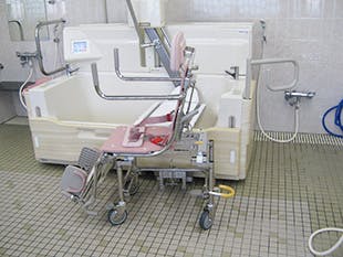 医療法人財団立川中央病院介護老人保健施設アルカディア 機械浴室