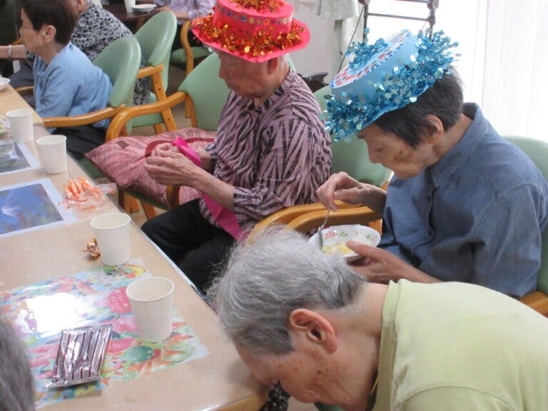 愛の家グループホーム大治北間島 誕生日会