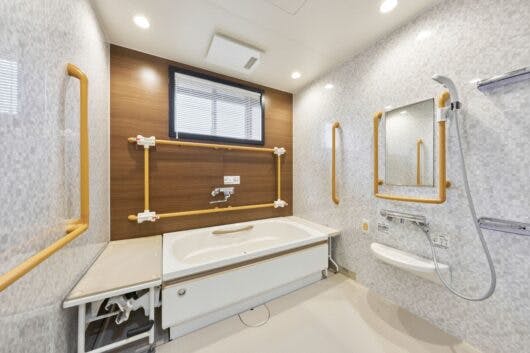 アズハイム国立 個浴室