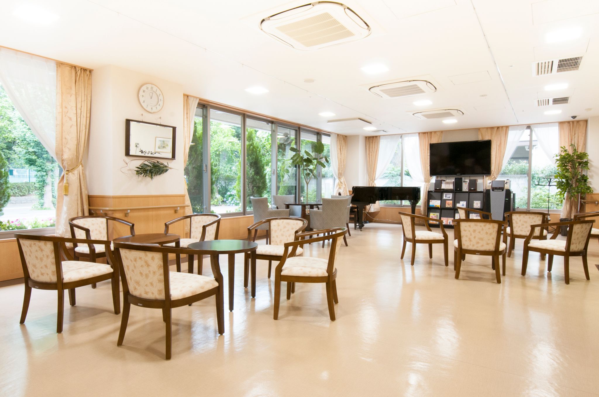 シルバーシティむさしの欅館 食堂兼用のラウンジ