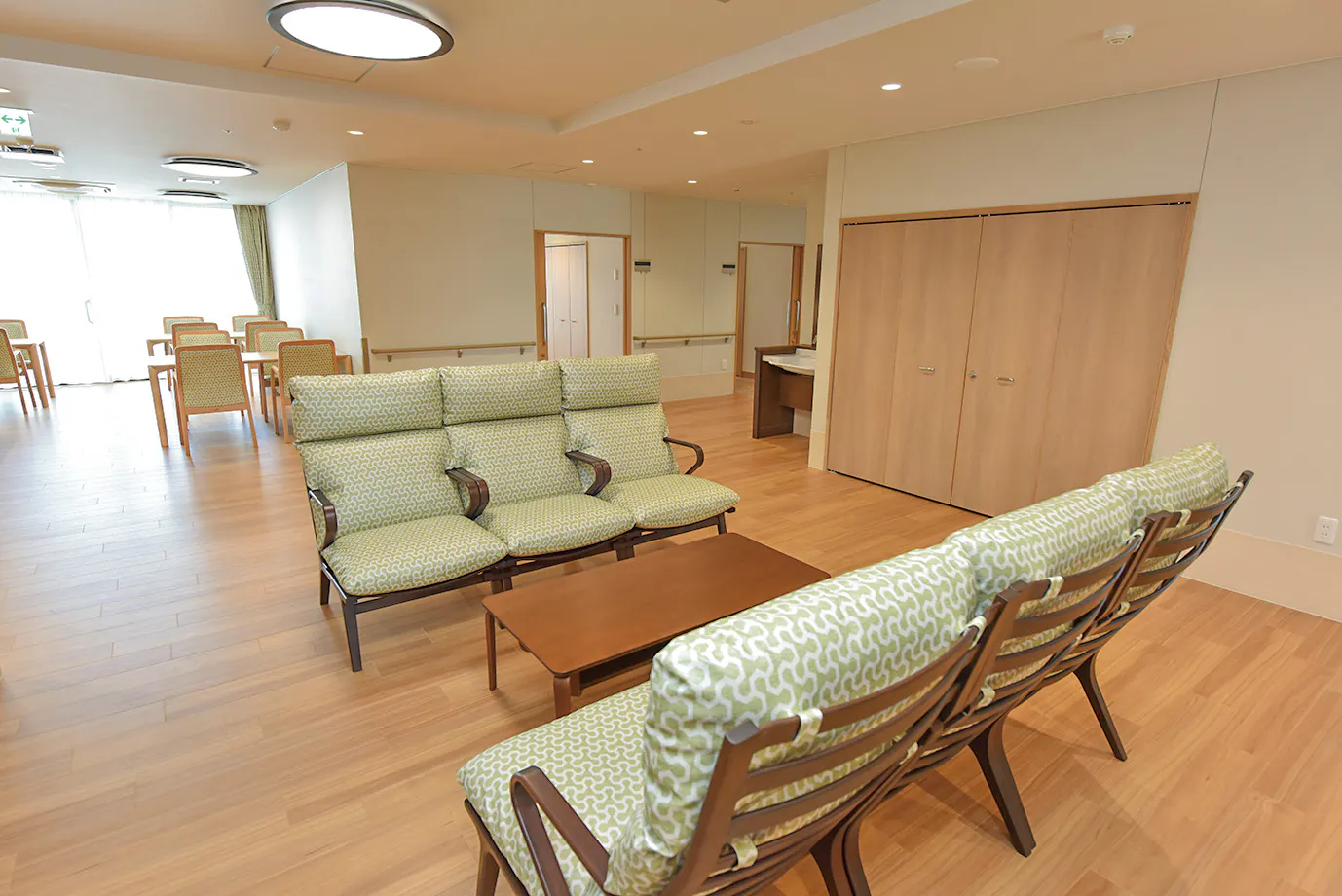 サービス付き高齢者向け住宅サングレイス本町 居住階ラウンジ