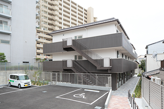 エイジフリーハウス大阪上本町 外観