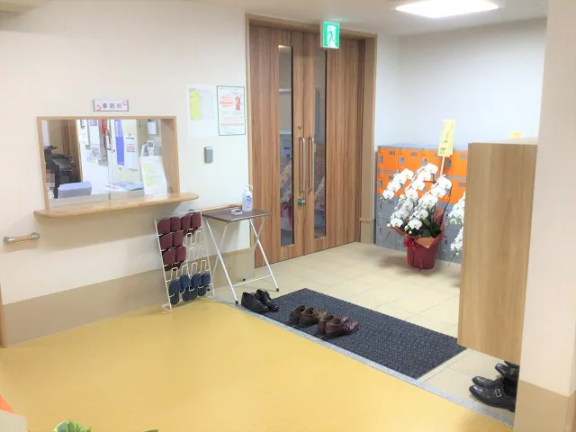 コージーガーデン東寝屋川II番館 玄関