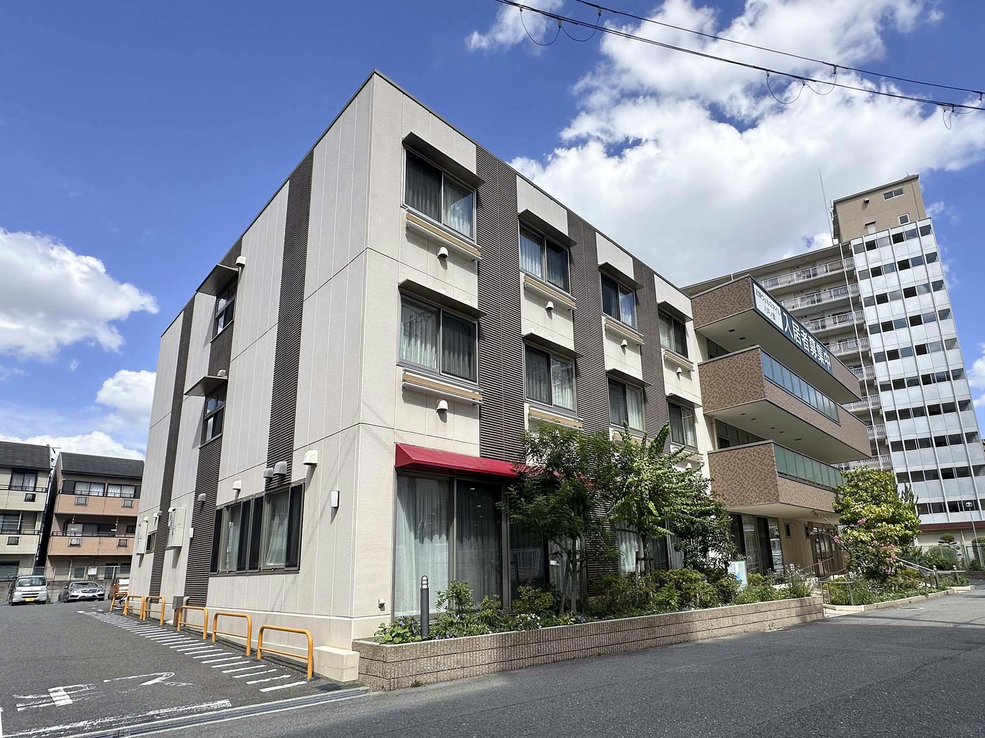 近鉄ウェルスマイル八戸ノ里 外観