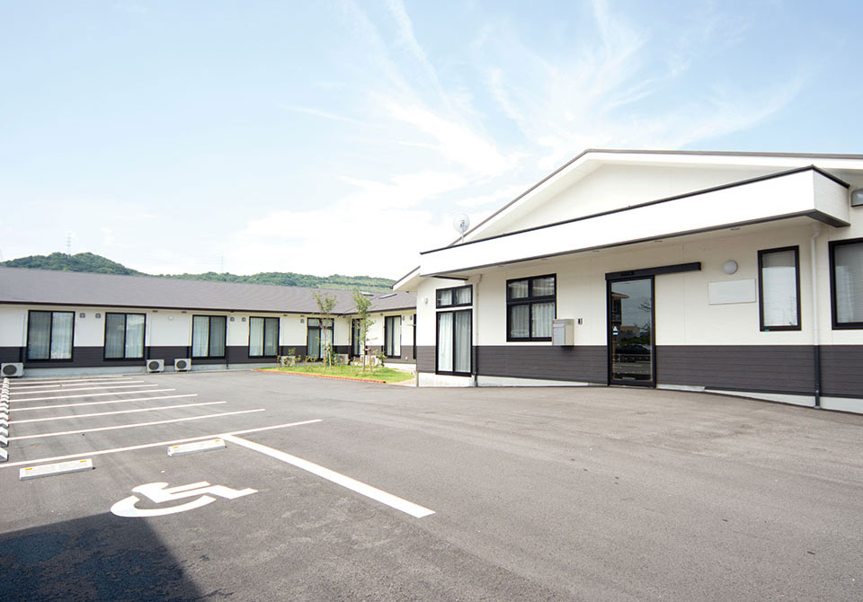 サービス付き高齢者向け住宅花雲しあわせ高島 外観
