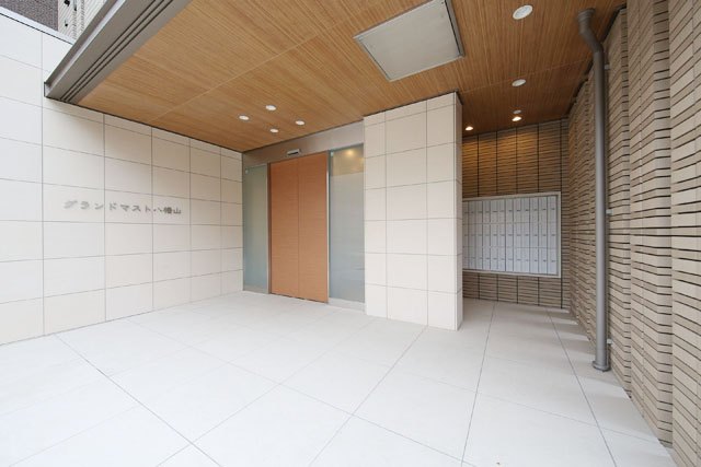 グランドマスト八幡山 エントランス