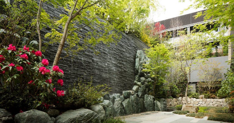 パークウェルステイト浜田山 プライベートガーデン「季の滝」