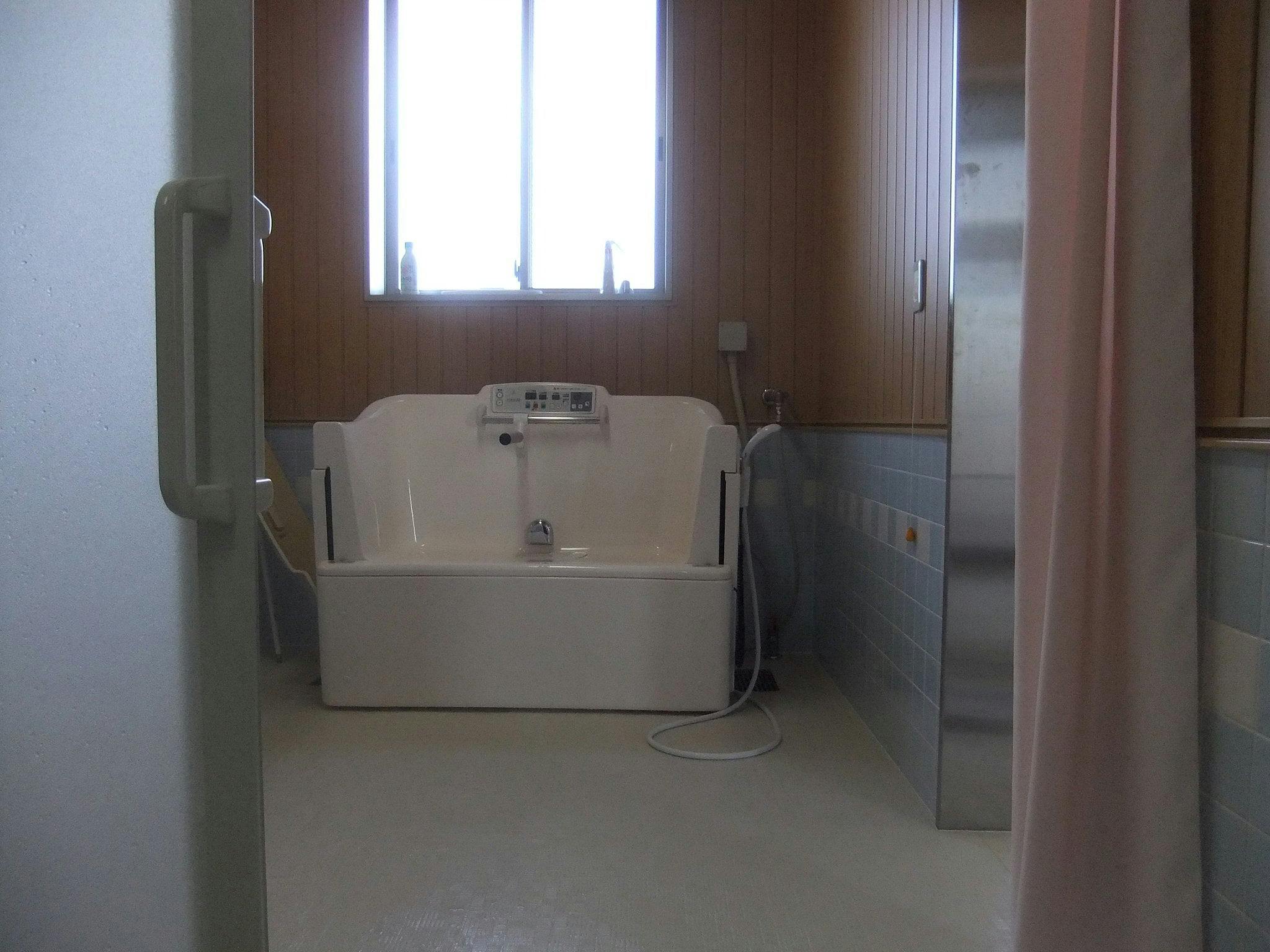 住宅型有料老人ホーム いろはに 特殊浴槽