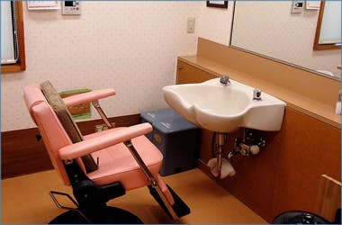 有料老人ホーム 百々花 理美容室