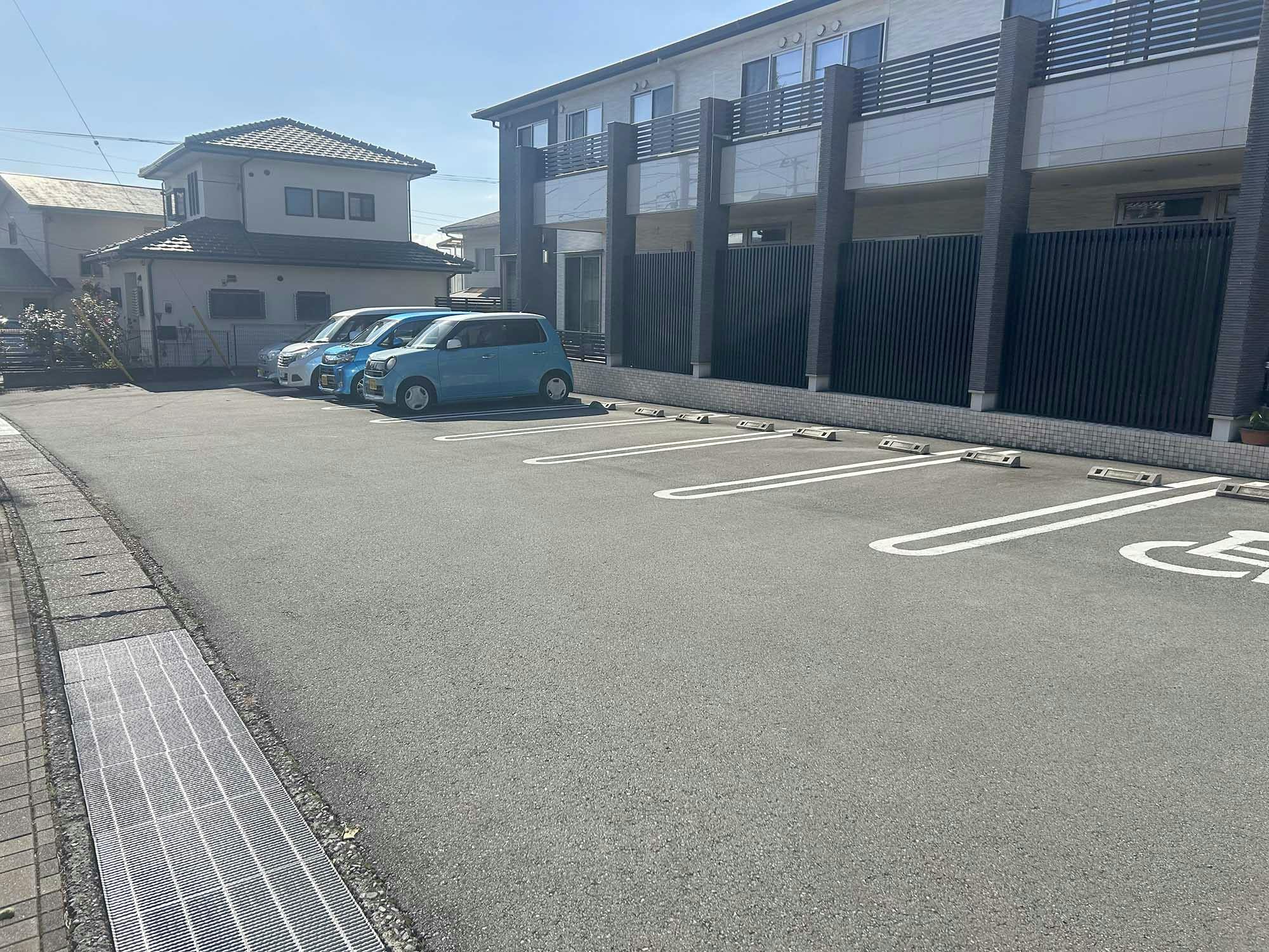 アリスガーデン豊町 駐車場