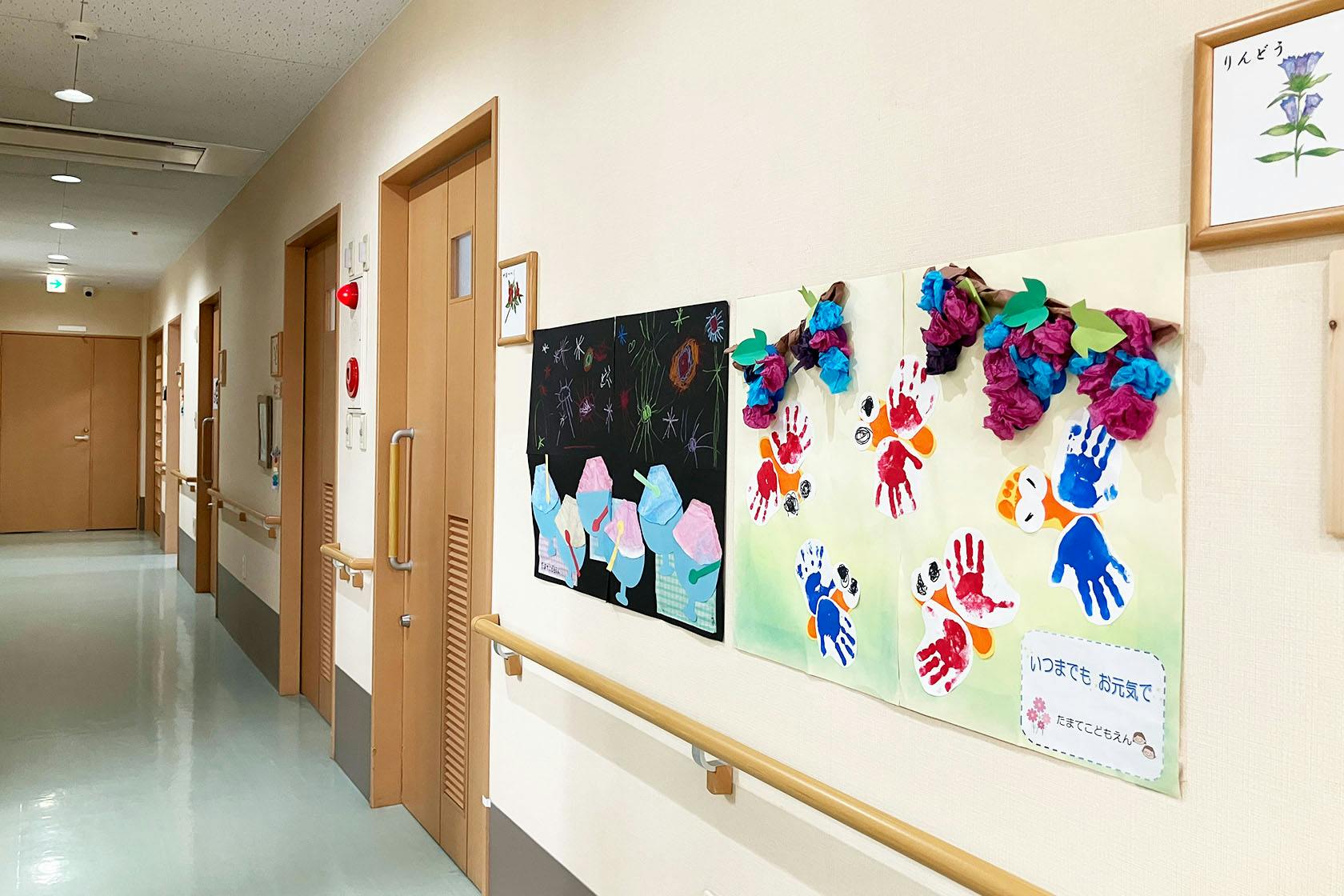 グループホームソラスト柏原 廊下