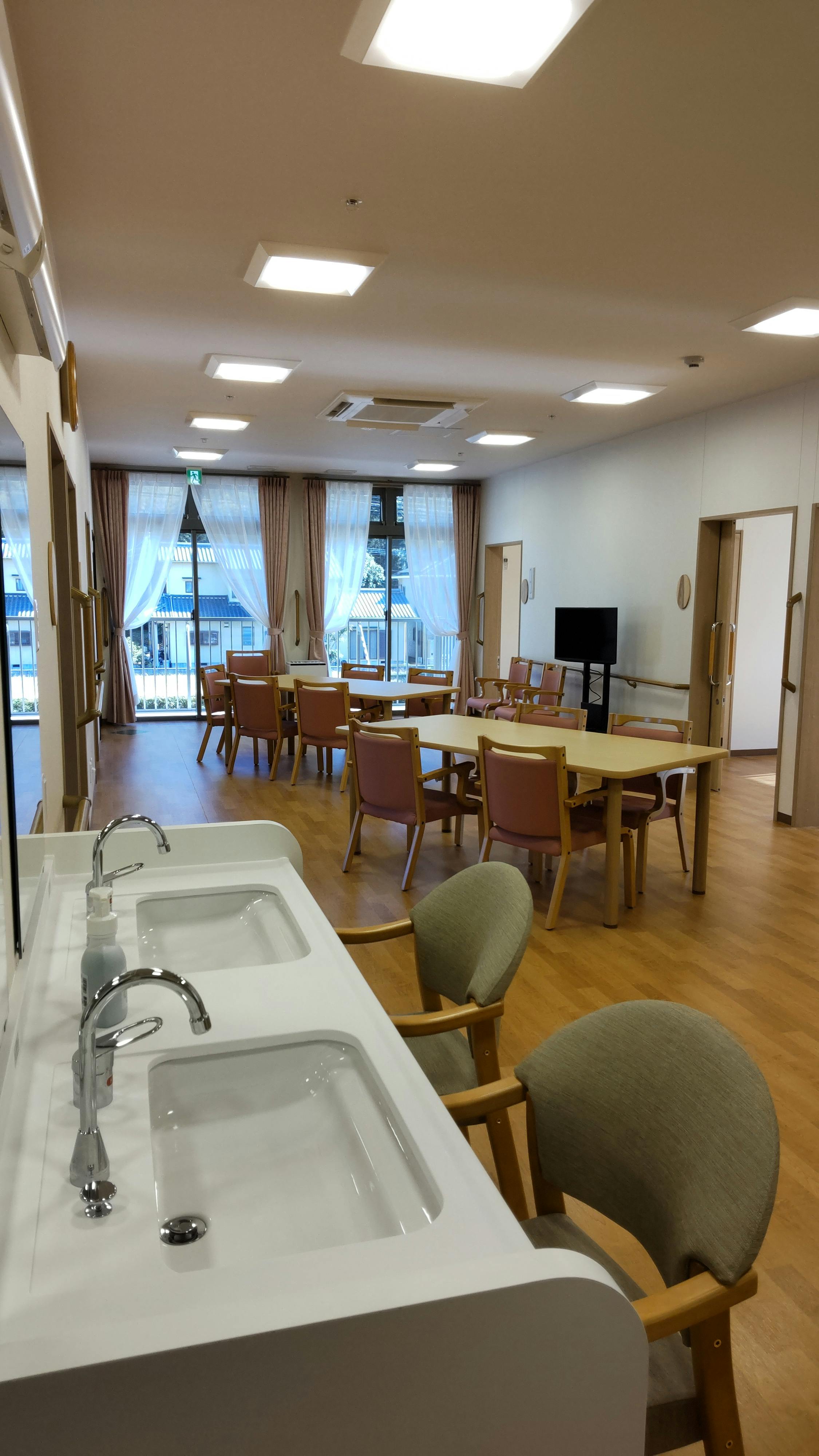 ニチイケアセンター坂ノ市 食堂