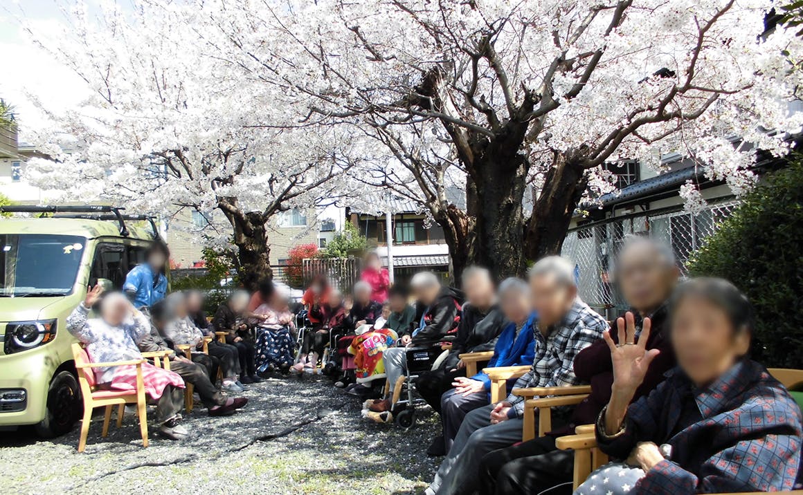 グループホームたのしい家紫野 お花見