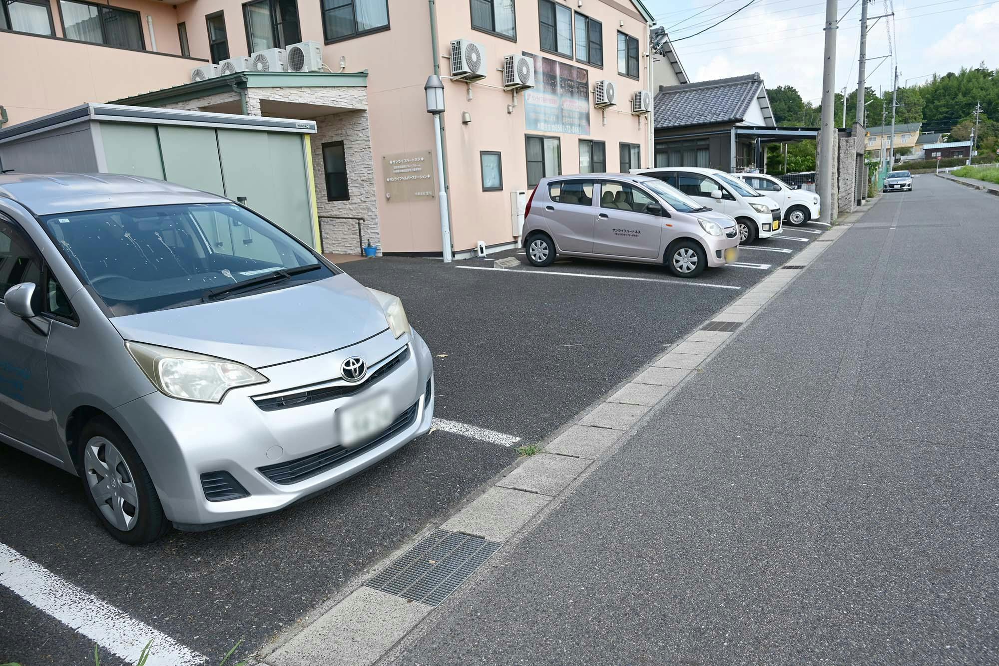 グループホームサンライフハートネス 駐車場