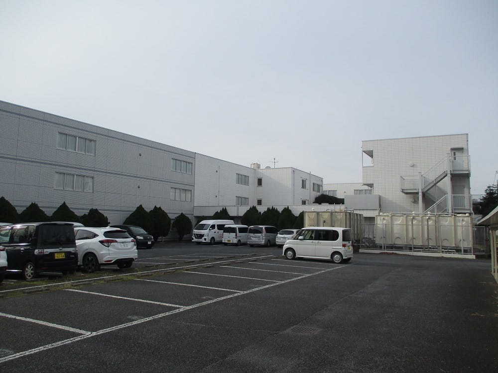 ホームステーションらいふ松戸八柱 駐車場