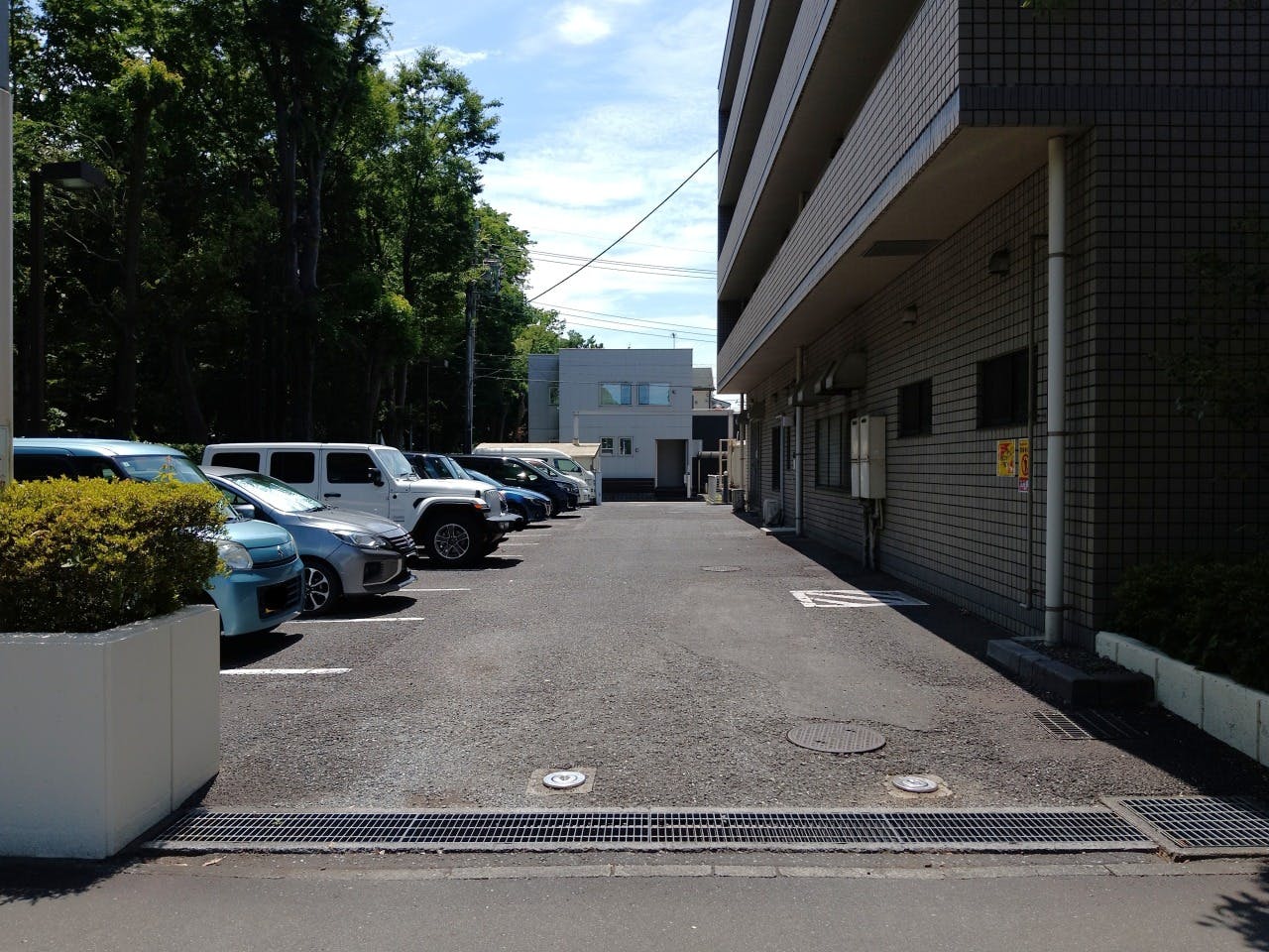 グランステージ若葉 駐車場