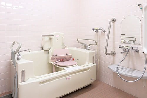 ナーシングホームあい暖 浴室