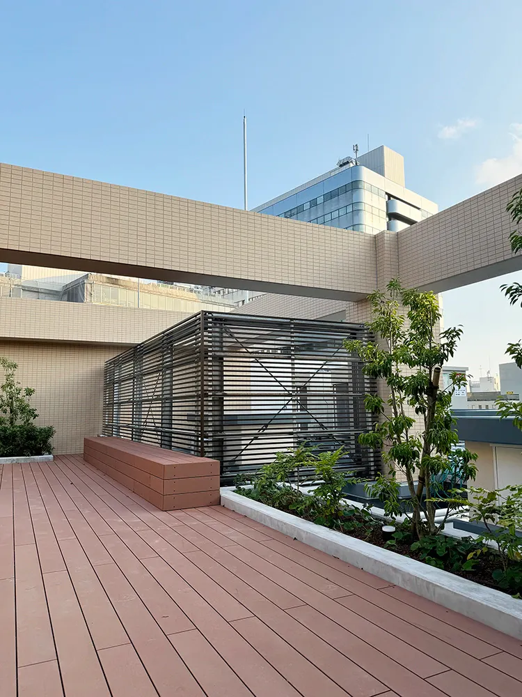 シニアホテル横浜西口 屋上庭園