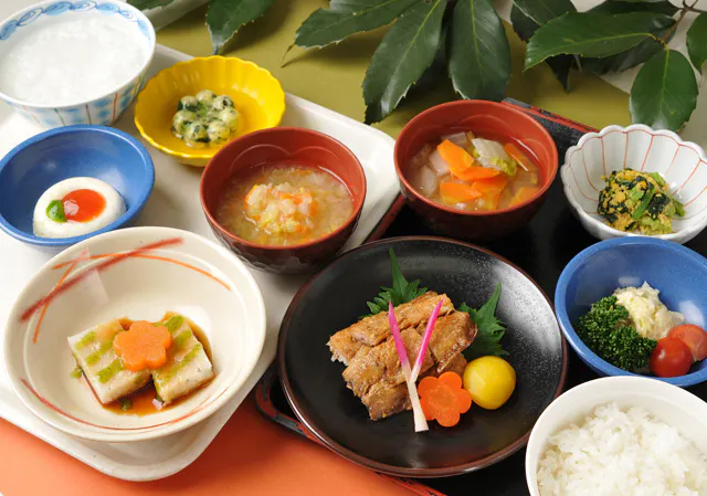 介護付有料老人ホーム 春日苑 食事例・和食